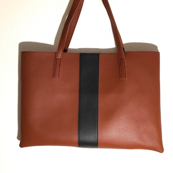 ♦️SOLD♦️Vince Camuto luck tote - Picture 2 of 8